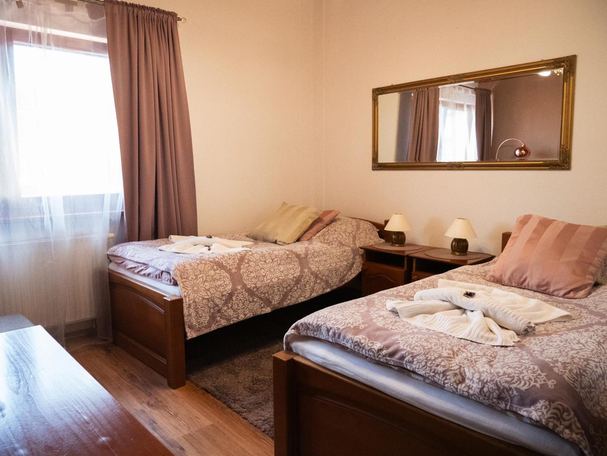 U Krba Hotel Nitra Buitenkant foto
