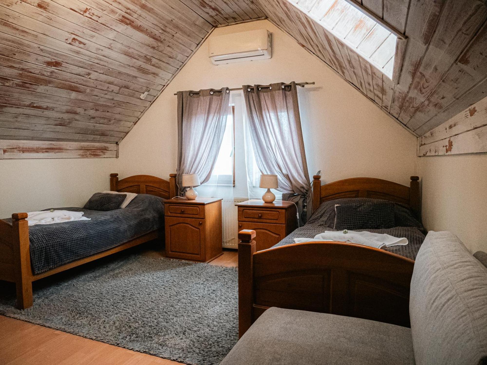 U Krba Hotel Nitra Buitenkant foto