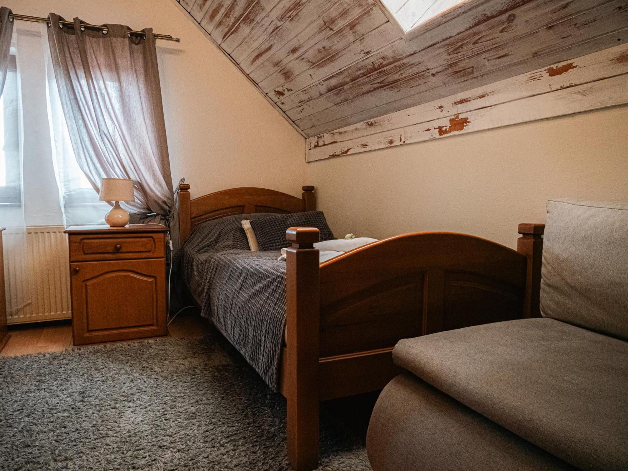 U Krba Hotel Nitra Buitenkant foto