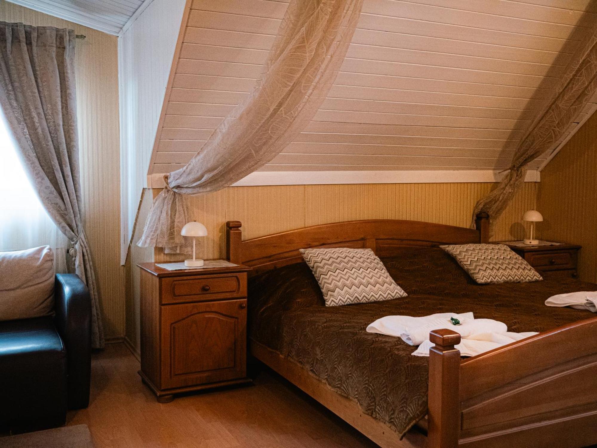 U Krba Hotel Nitra Buitenkant foto