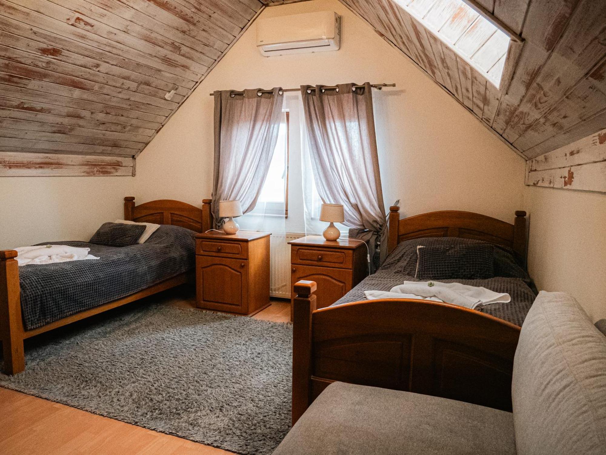 U Krba Hotel Nitra Buitenkant foto