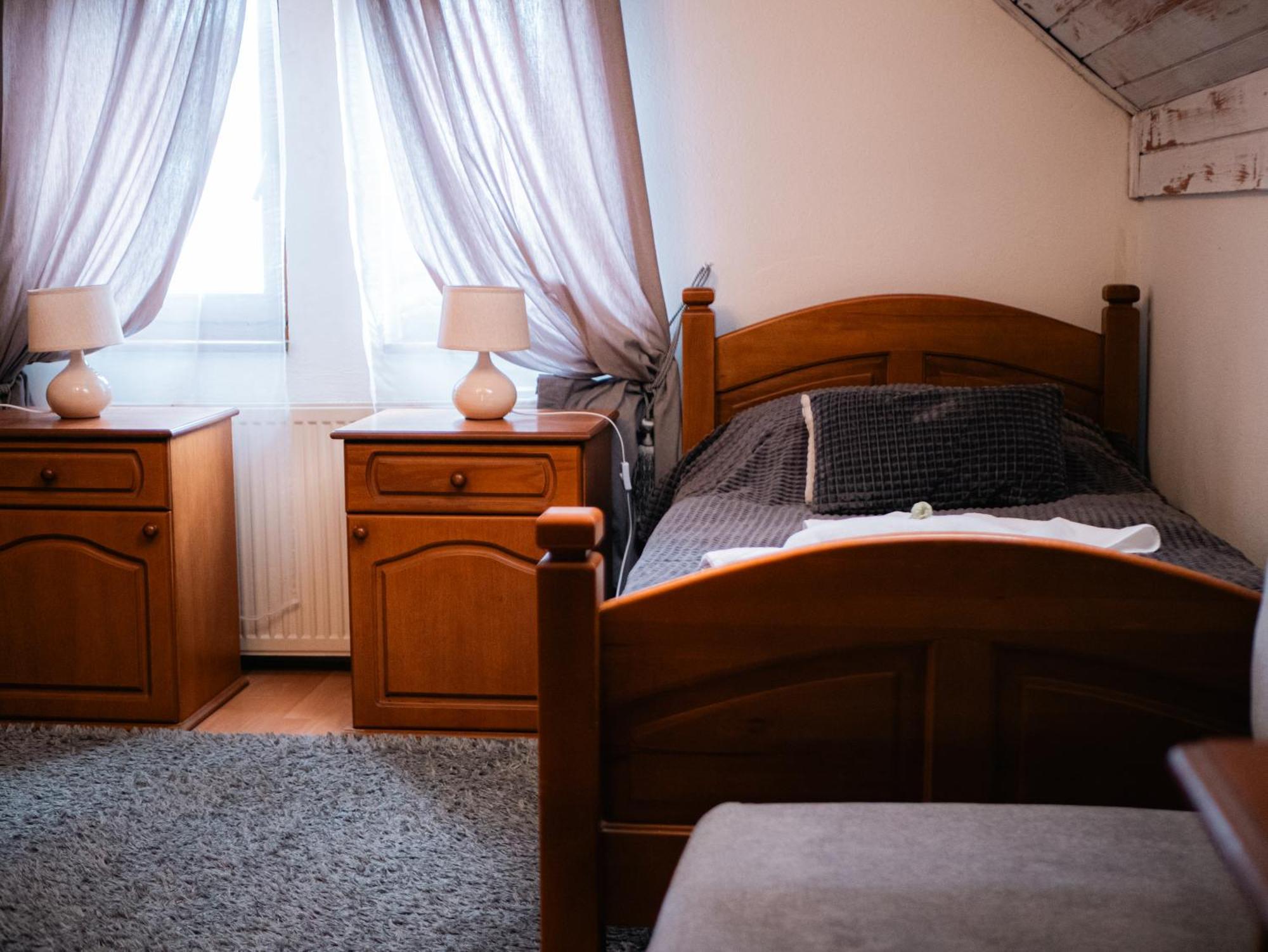 U Krba Hotel Nitra Buitenkant foto
